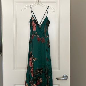 Lulus floral evergreen maxi dress, size S, bridesmaid dress